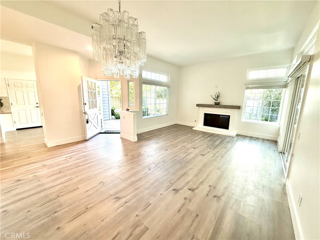 MLS #OC25181911 image #1