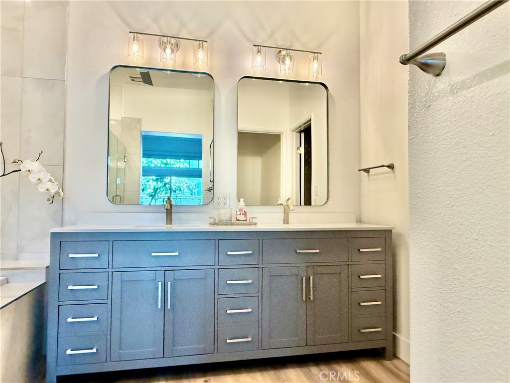 MLS #OC25181911 image #29