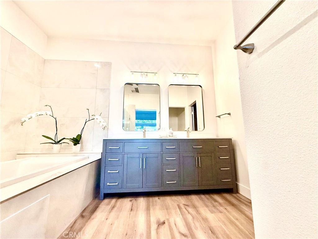 MLS #OC25181911 image #30