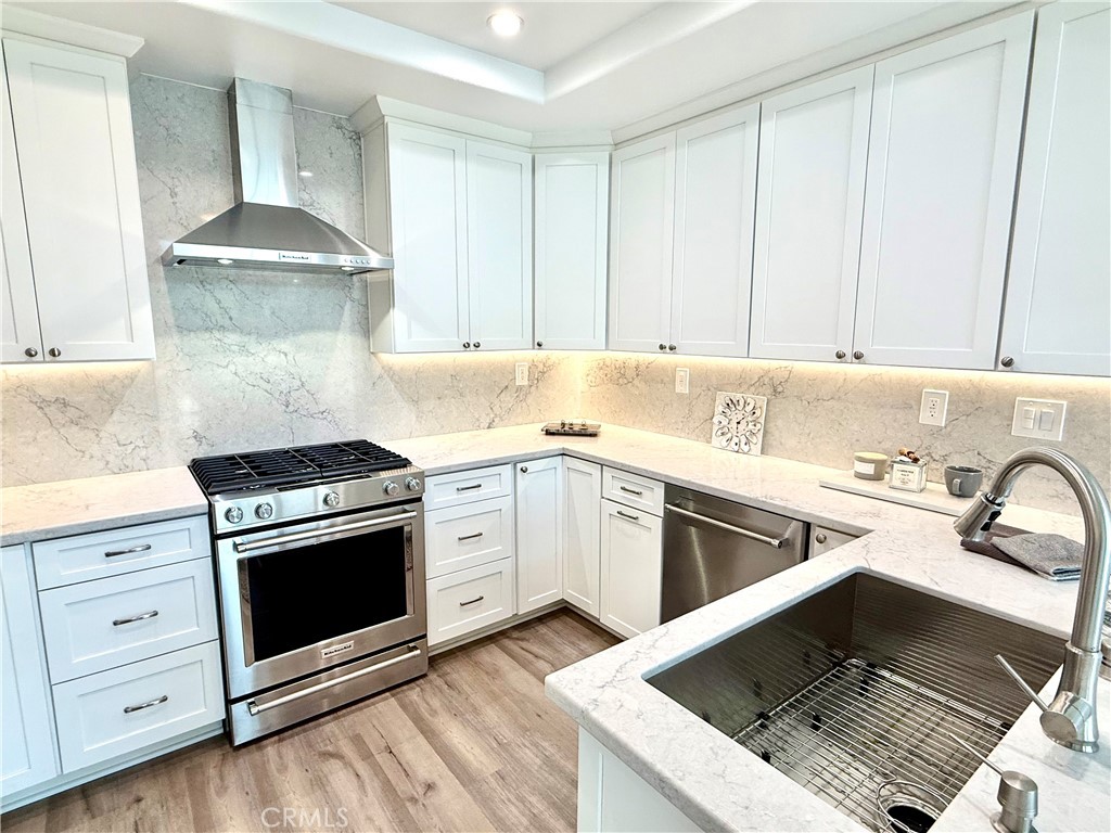 MLS #OC25181911 image #6