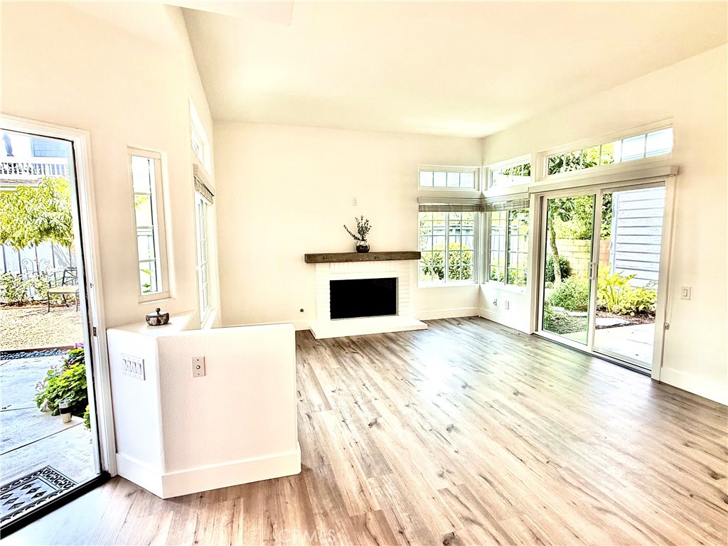 MLS #OC25181911 image #8