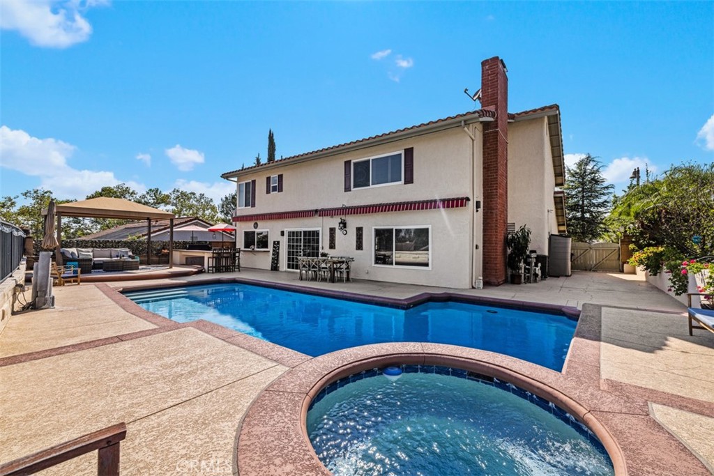 MLS #OC25181974 image #1