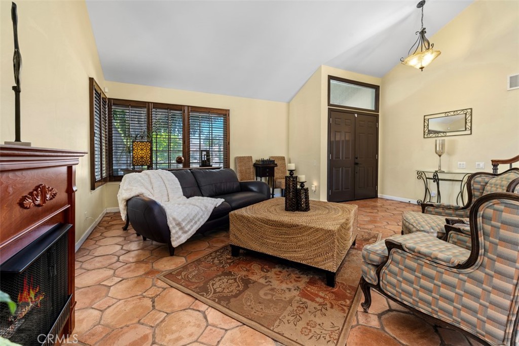 MLS #OC25181974 image #10