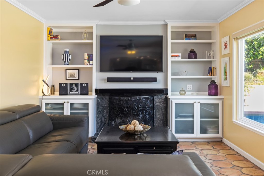 MLS #OC25181974 image #19