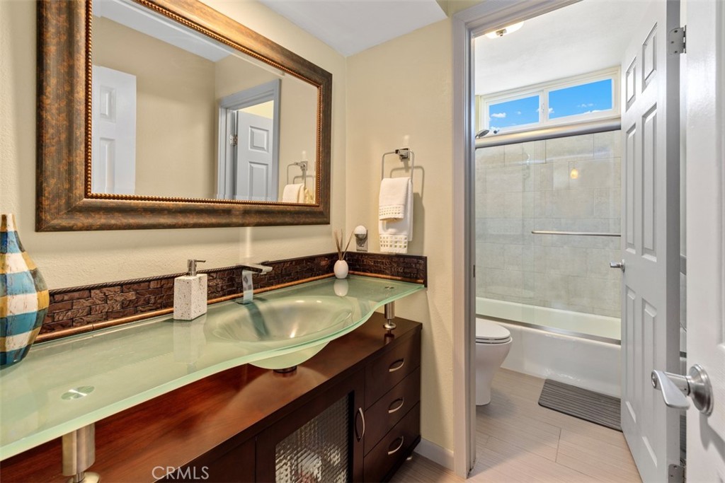 MLS #OC25181974 image #30