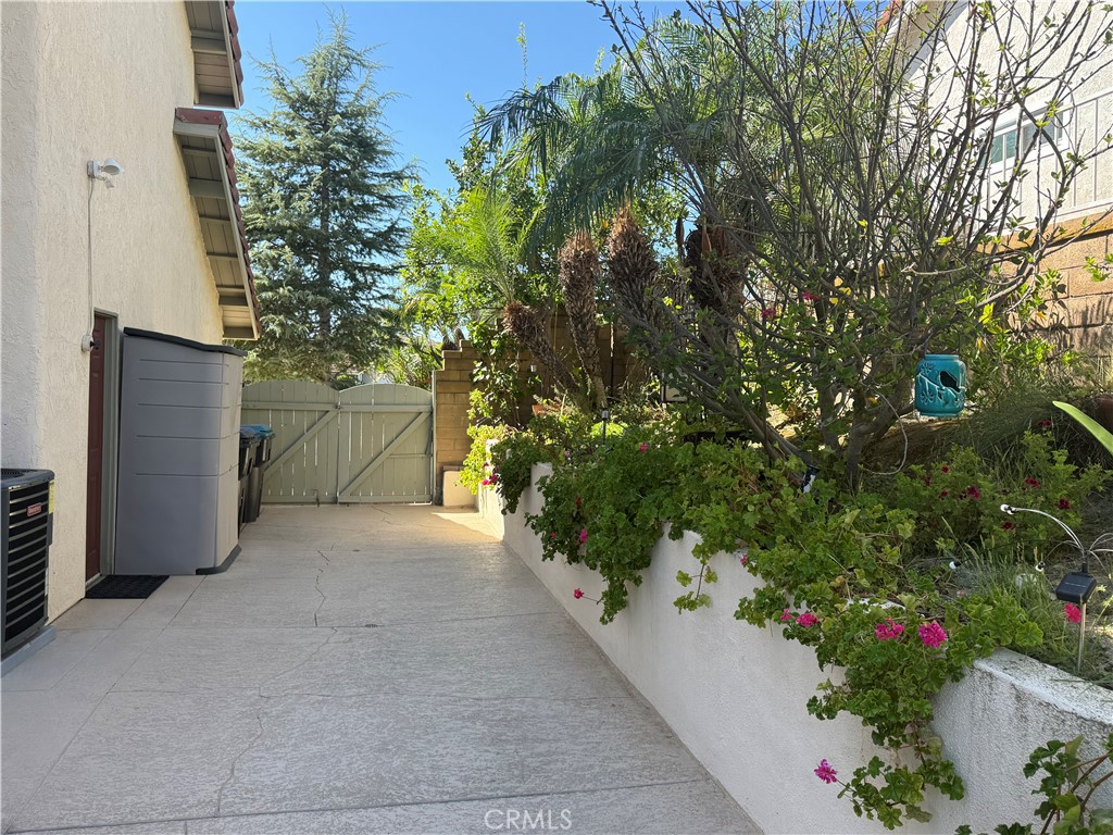 MLS #OC25181974 image #40