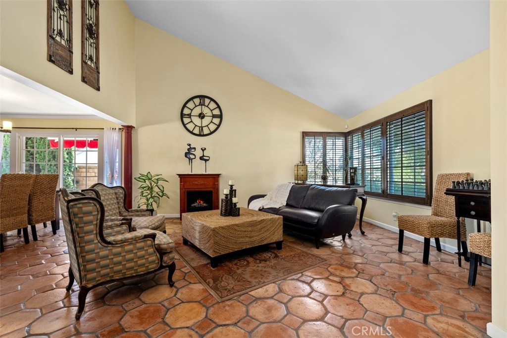 MLS #OC25181974 image #9