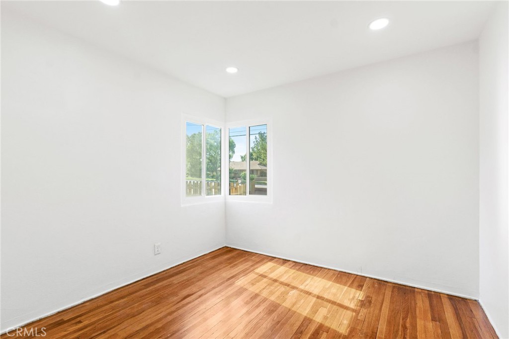 MLS #OC25182001 image #12