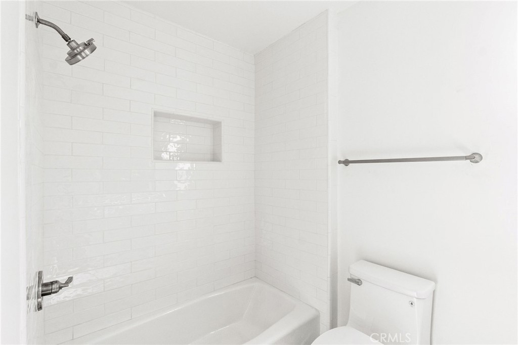 MLS #OC25182001 image #16