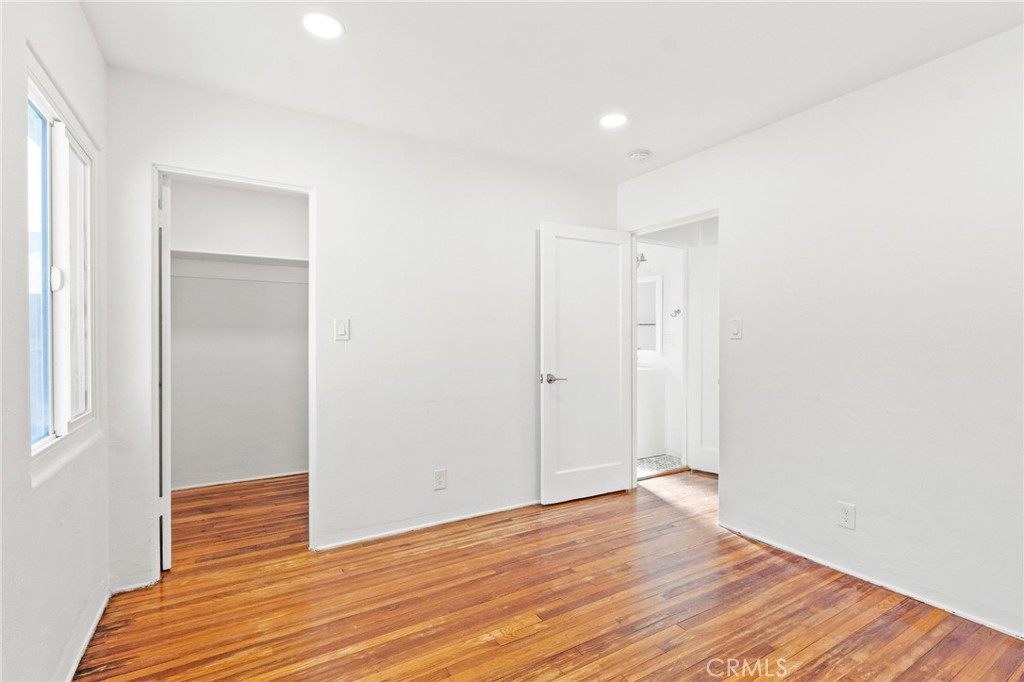 MLS #OC25182001 image #18