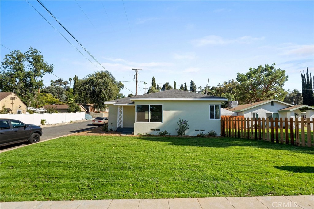 MLS #OC25182001 image #2