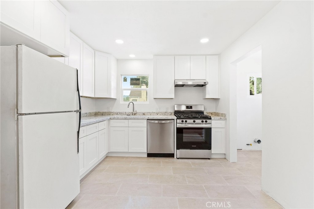 MLS #OC25182001 image #8