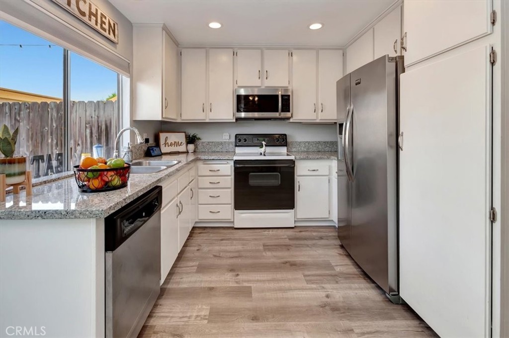 MLS #OC25182044 image #3