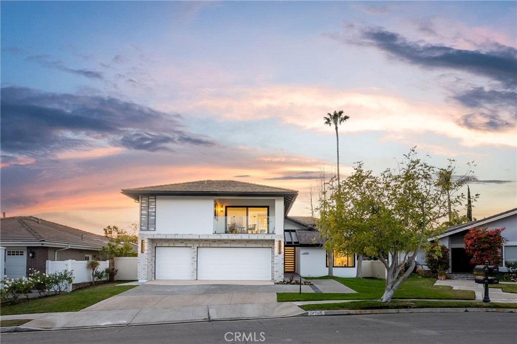 MLS #OC25182071 image #1