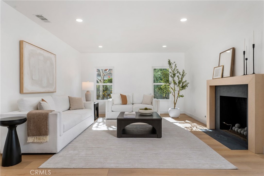 MLS #OC25182071 image #14