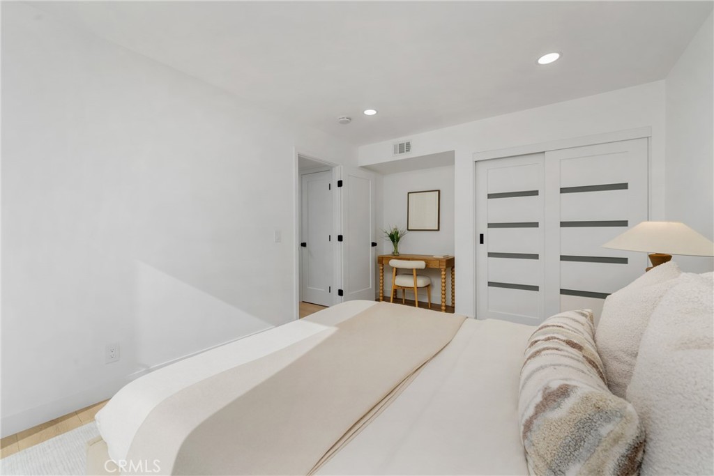 MLS #OC25182071 image #21