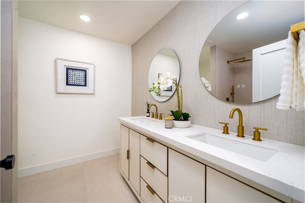 MLS #OC25182071 image #22