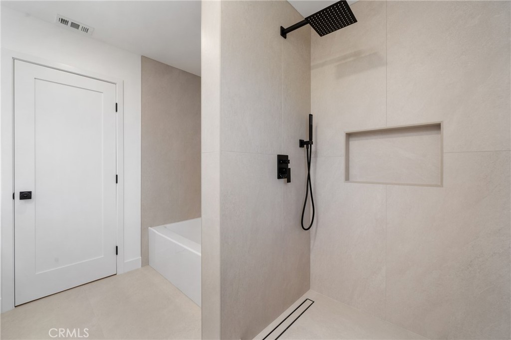 MLS #OC25182071 image #35