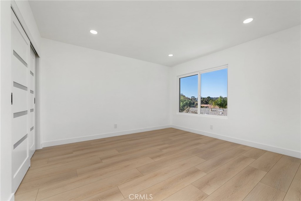 MLS #OC25182071 image #36