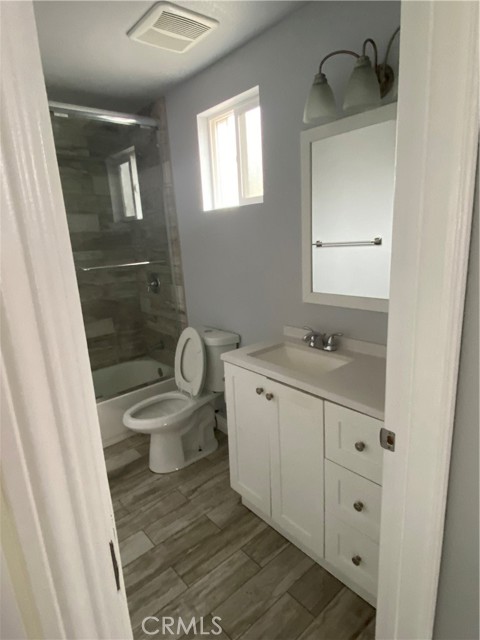 MLS #OC25182136 image #12