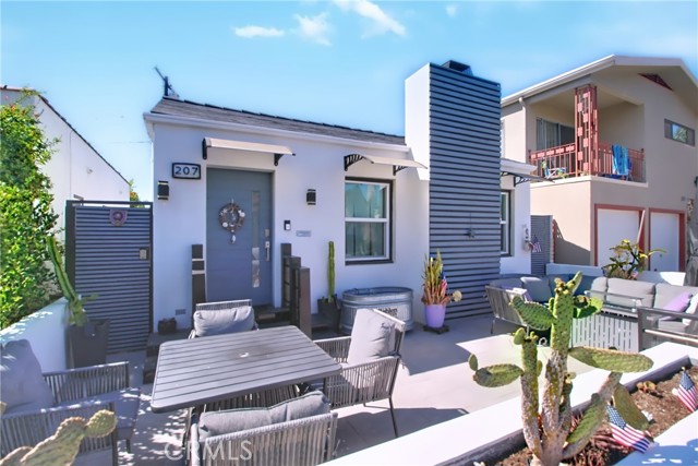 MLS #OC25182144 image #0