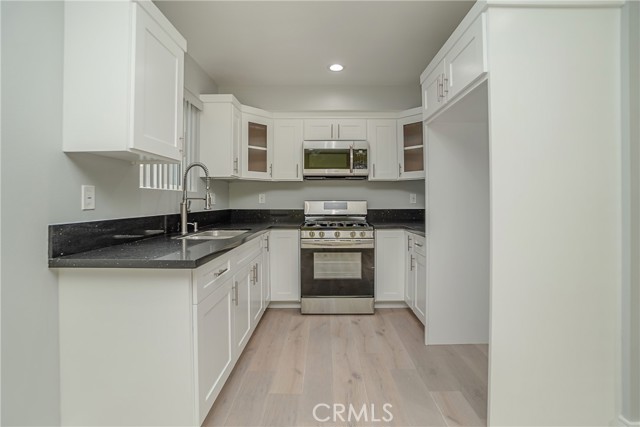 MLS #OC25182234 image #9