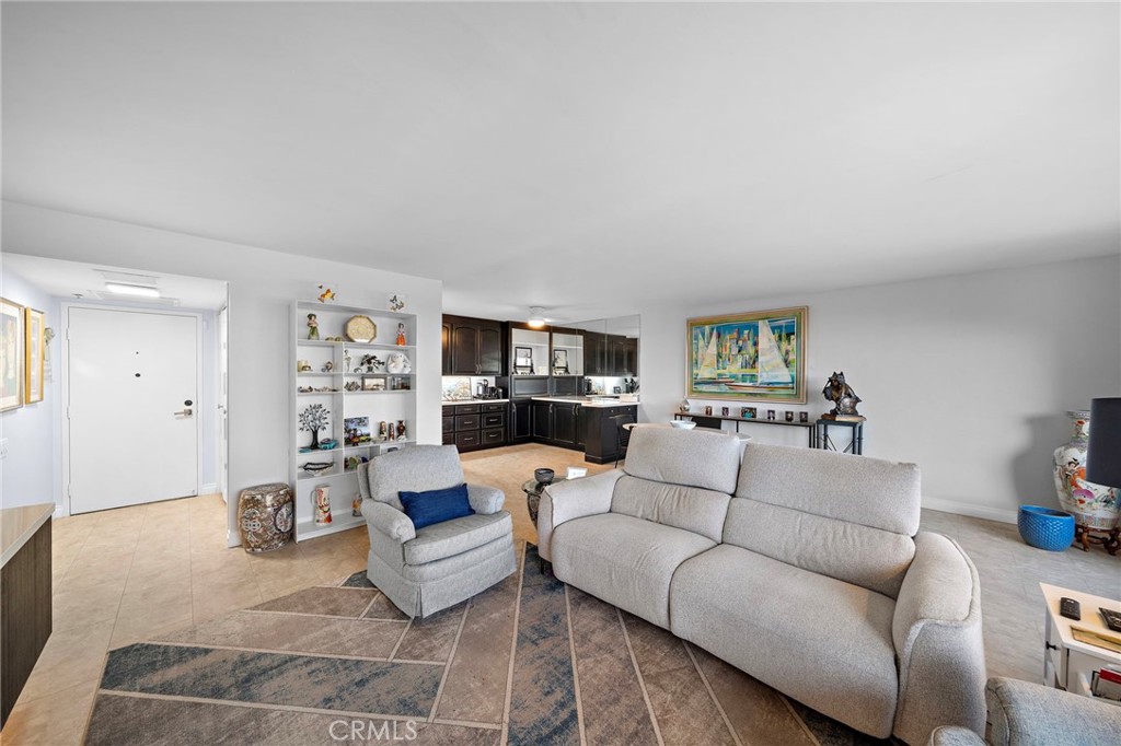 MLS #OC25182261 image #3