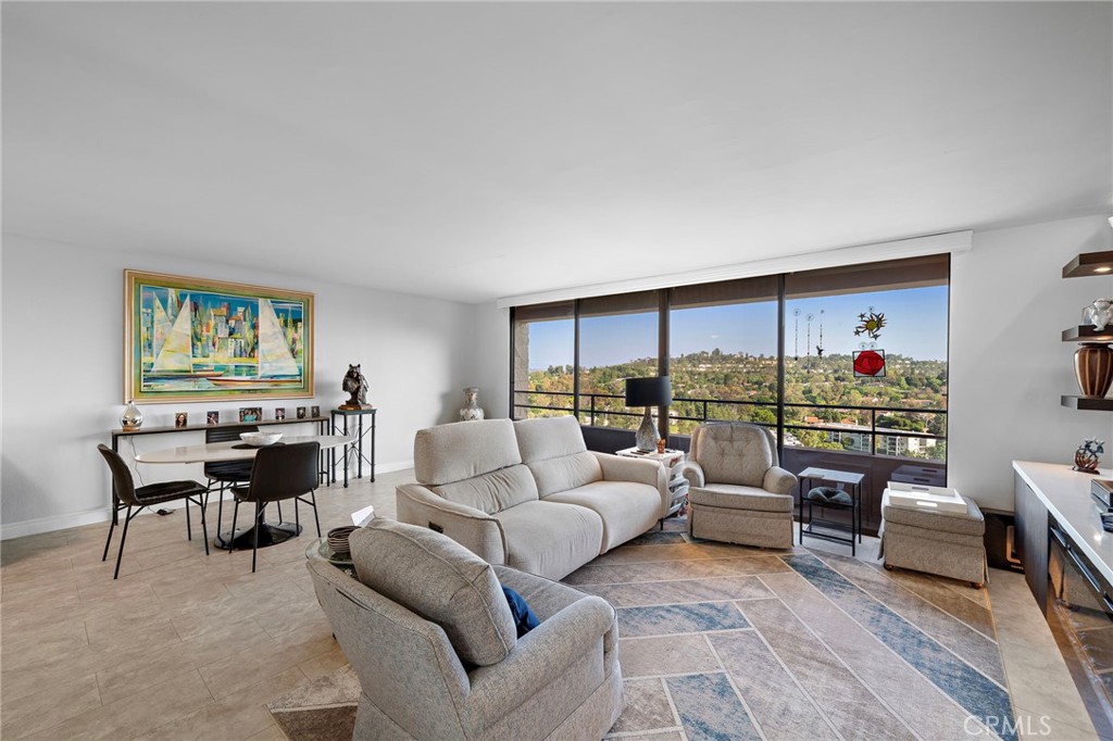 MLS #OC25182261 image #4