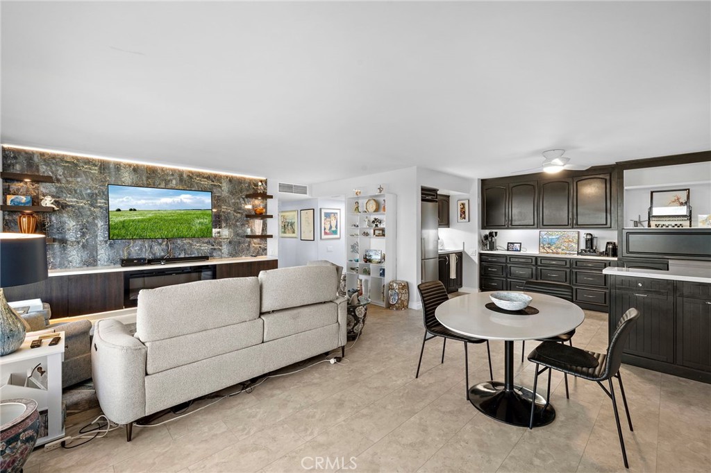 MLS #OC25182261 image #8