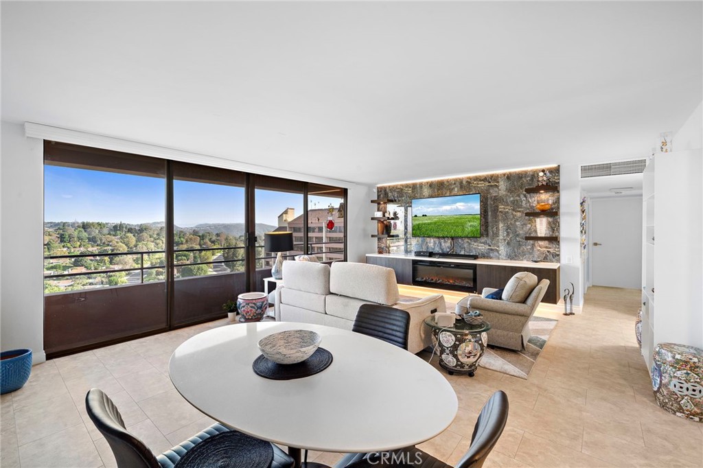 MLS #OC25182261 image #9