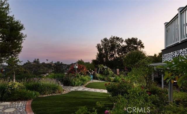 MLS #OC25182290 image #1