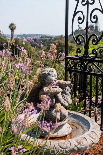 MLS #OC25182290 image #35