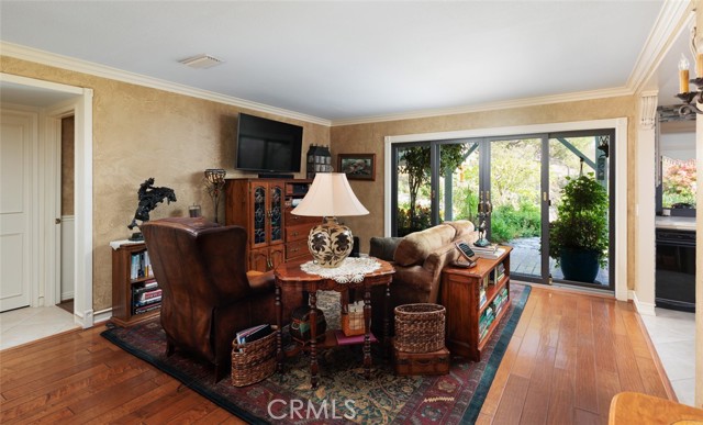 MLS #OC25182290 image #8