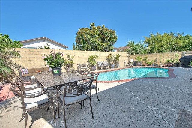 MLS #OC25182386 image #10