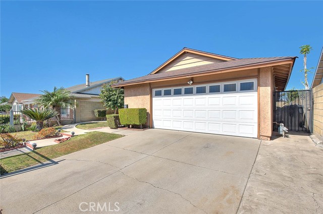 MLS #OC25182386 image #2