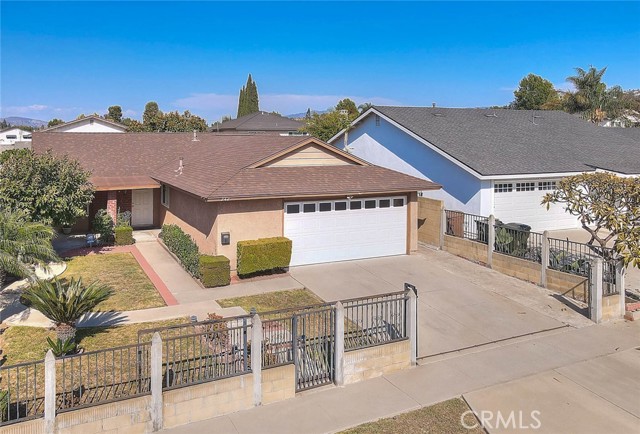 MLS #OC25182386 image #3