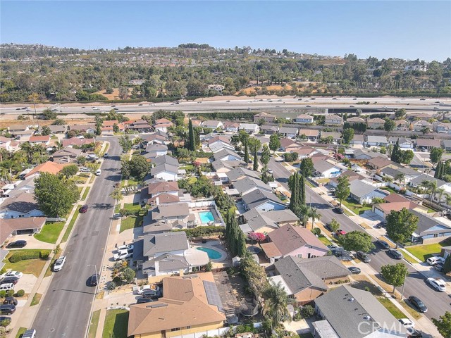 MLS #OC25182386 image #33