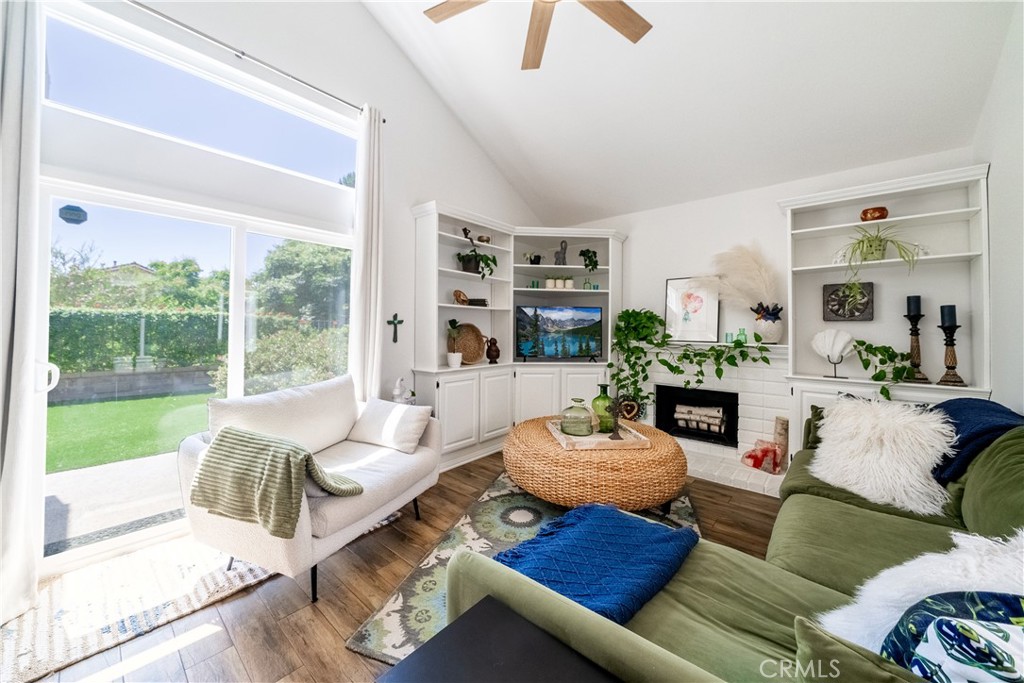 MLS #OC25182616 image #17