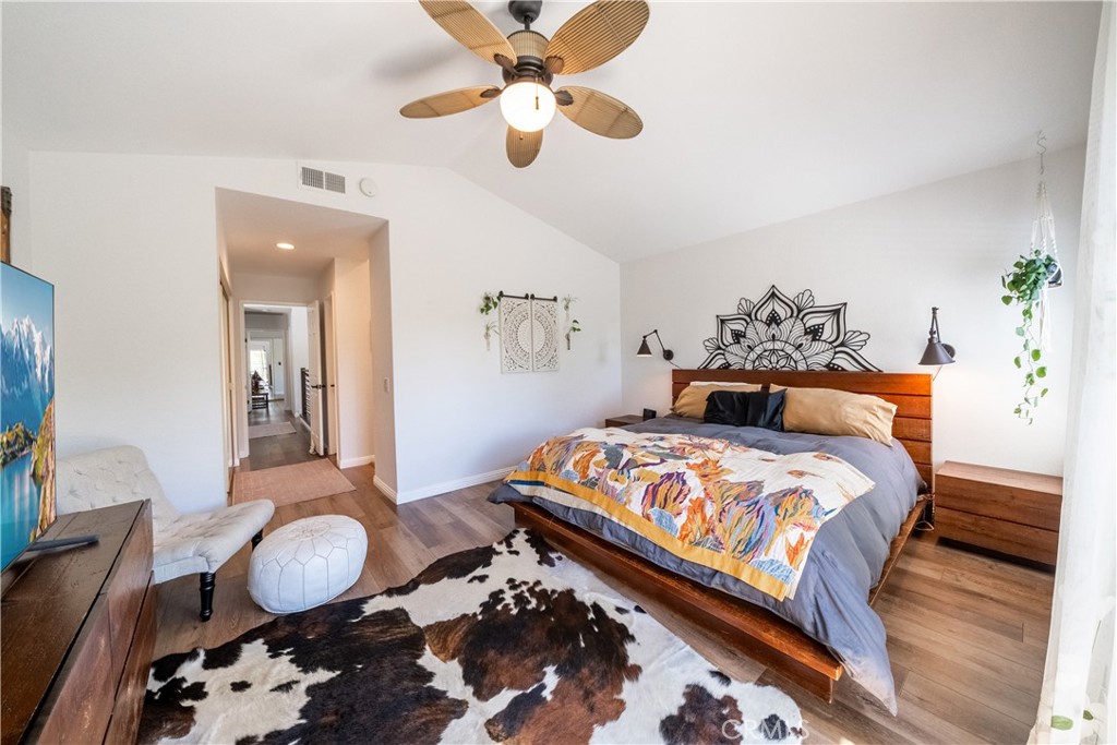 MLS #OC25182616 image #31