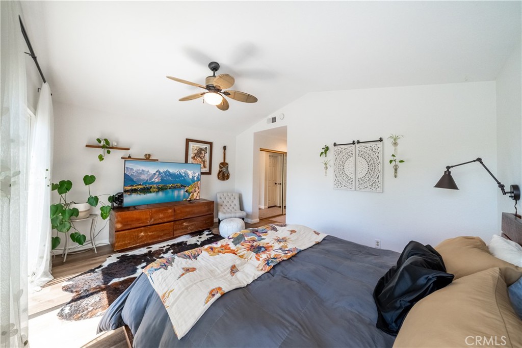 MLS #OC25182616 image #32