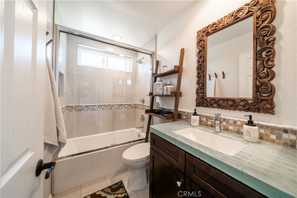 MLS #OC25182616 image #36