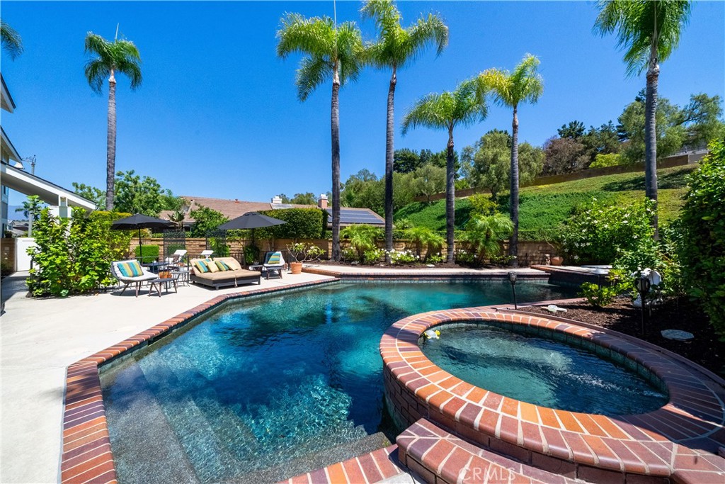 MLS #OC25182616 image #40