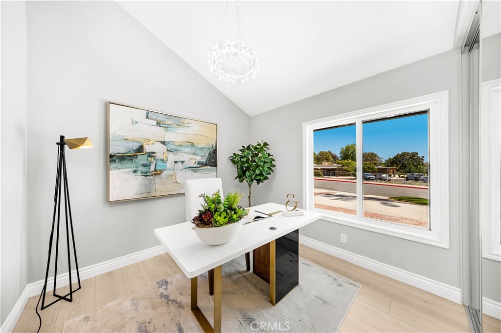 MLS #OC25182637 image #23