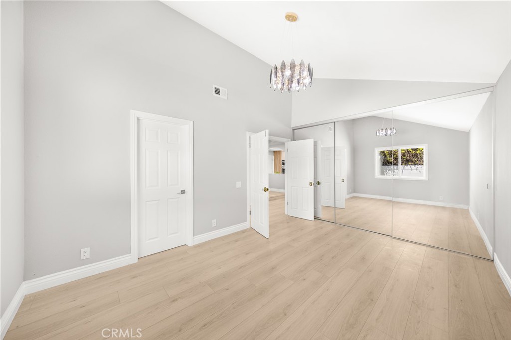 MLS #OC25182637 image #26