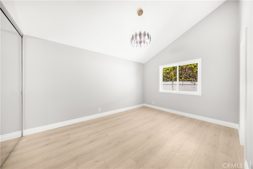 MLS #OC25182637 image #27