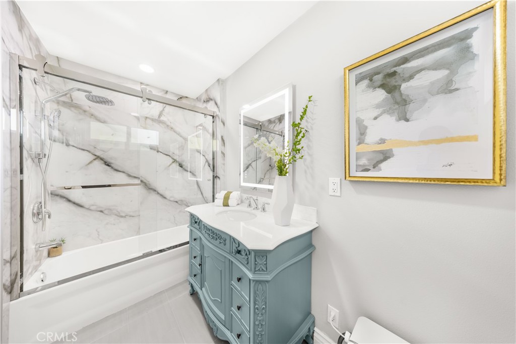 MLS #OC25182637 image #28