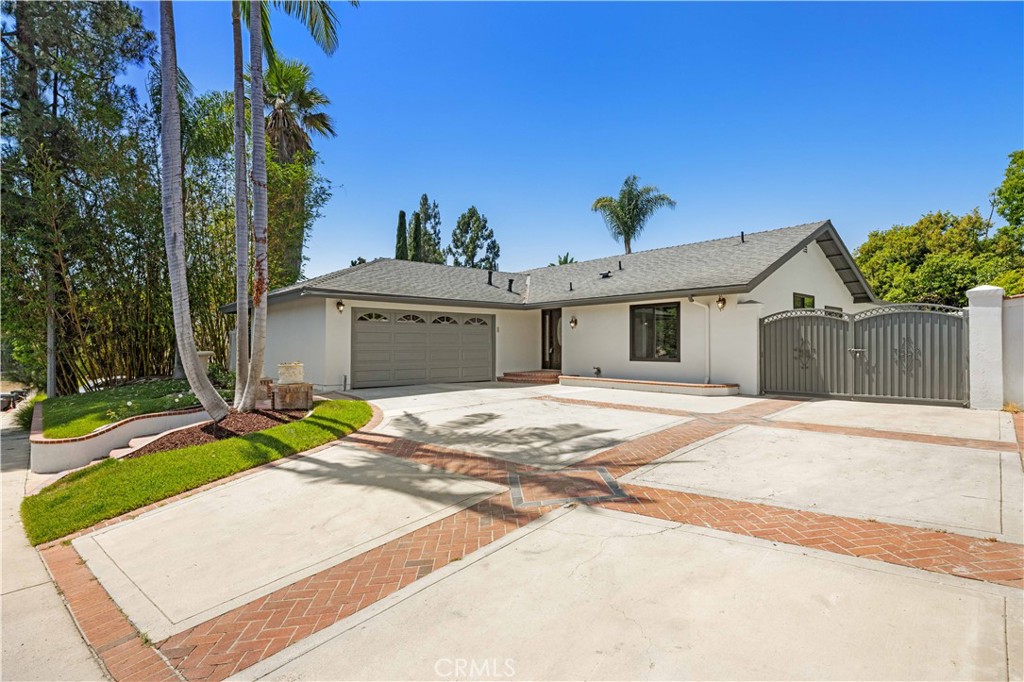 MLS #OC25182637 image #3