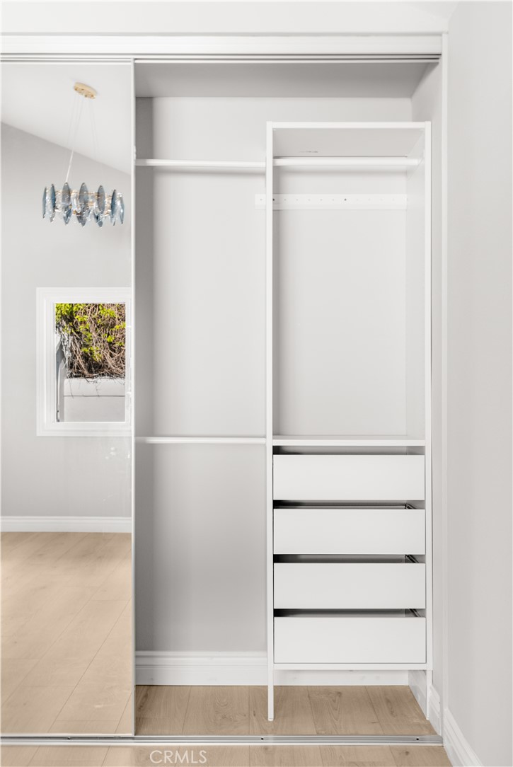 MLS #OC25182637 image #30