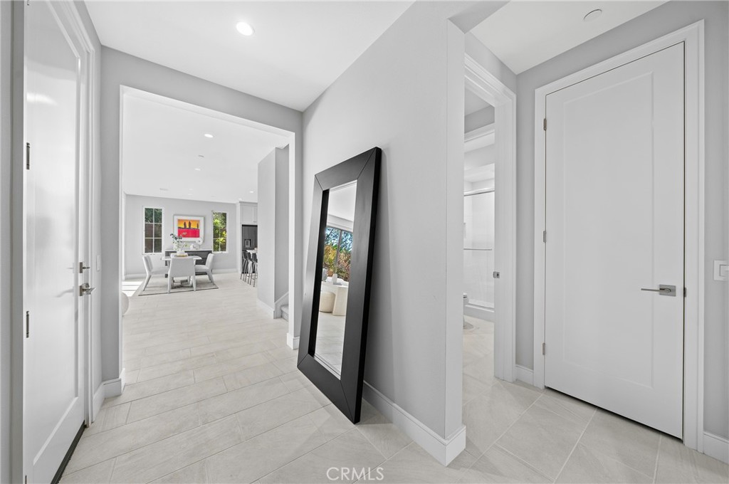 MLS #OC25182658 image #1