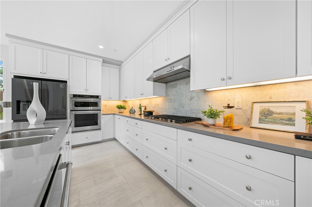 MLS #OC25182658 image #16